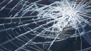 Biar Aman di Kereta, Kenali Yuk Perbedaan Kaca Jendelanya!