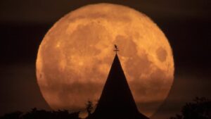 Buck Moon Juli Ini, Purnama Spesial yang Wajib Kamu Lihat!