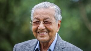 Rahasia Umur Panjang ala Mahathir Mohamad, 7 Kebiasaan yang Didukung Sains