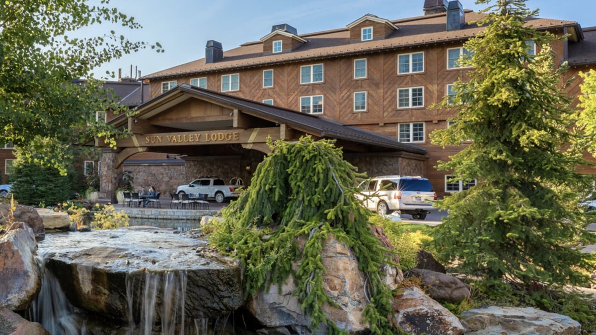 Intip Surga Tersembunyi, Tempat Kongkow Rahasia Para Miliarder Dunia!