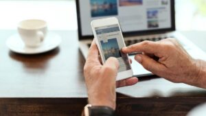 Jangan Panik! Ini Cara Mudah Lacak Lokasi Pakai Android & iPhone