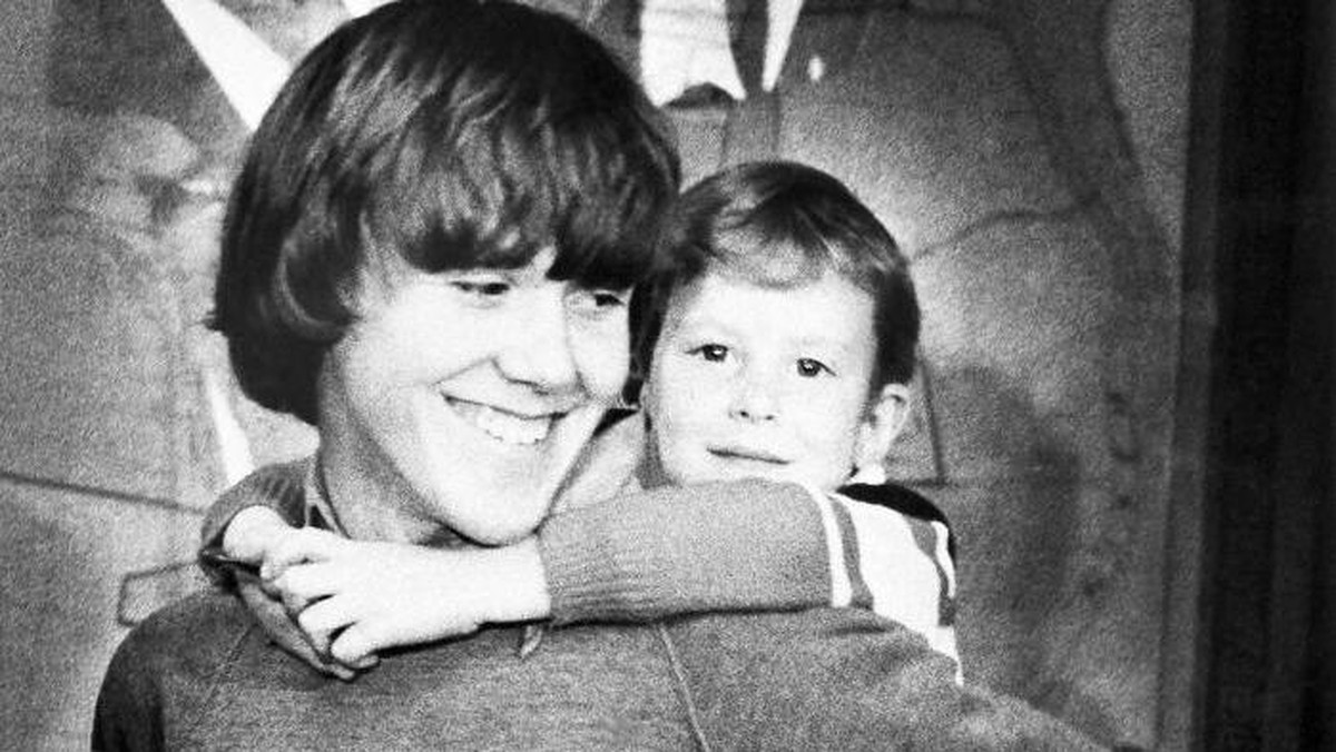 Di Balik Foto-Foto Ini, Ada Kisah yang Bikin Merinding... Siap?