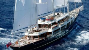 Kapal Pesiar Jeff Bezos dan Dampaknya pada Bumi, Lebih dari Sekadar Mewah?