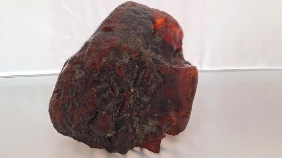 Siapa Sangka? Batu Pintu Nenek Ini Harganya Bikin Melongo!