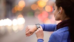 Smartwatch untuk Pantau Tekanan Darah? Ini 5 Pilihan Terbaik!