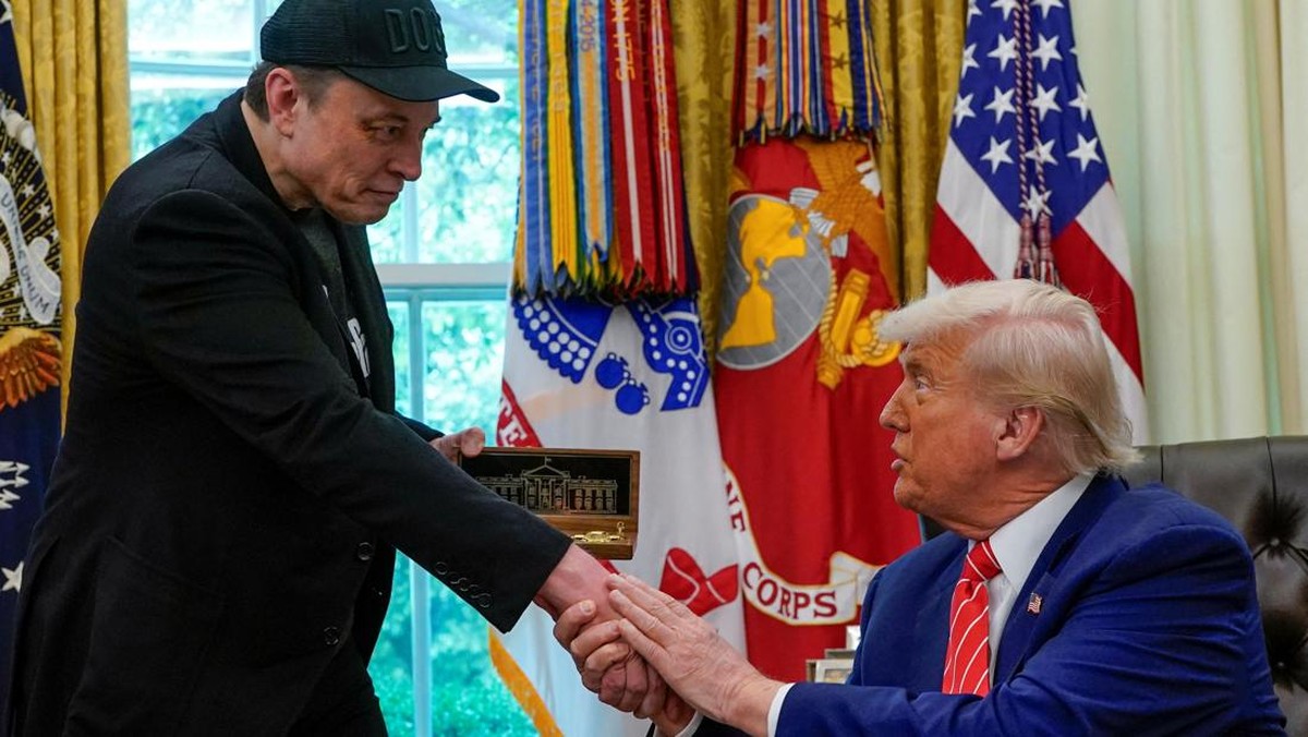 Deportasi Elon Musk? Efeknya Bisa Lebih Gawat dari yang Kamu Kira!