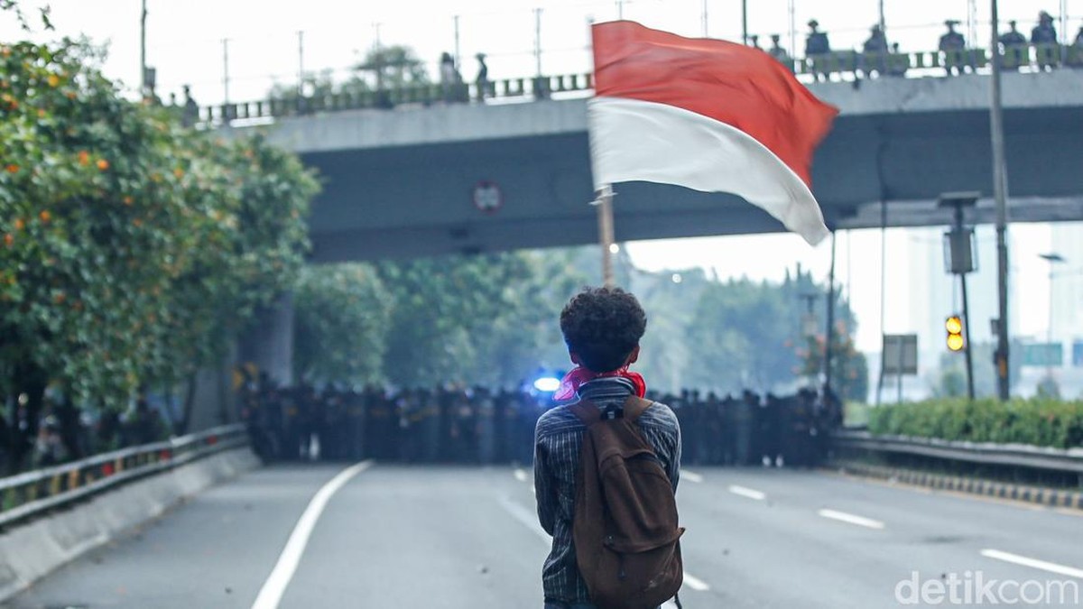 Warganet Geram, Tunjangan DPR Bikin Geleng Kepala, Gelombang Protes Menggema!