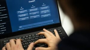 Cara ChatGPT Bantu Kamu Cari Kerja? LinkedIn Patut Waspada!