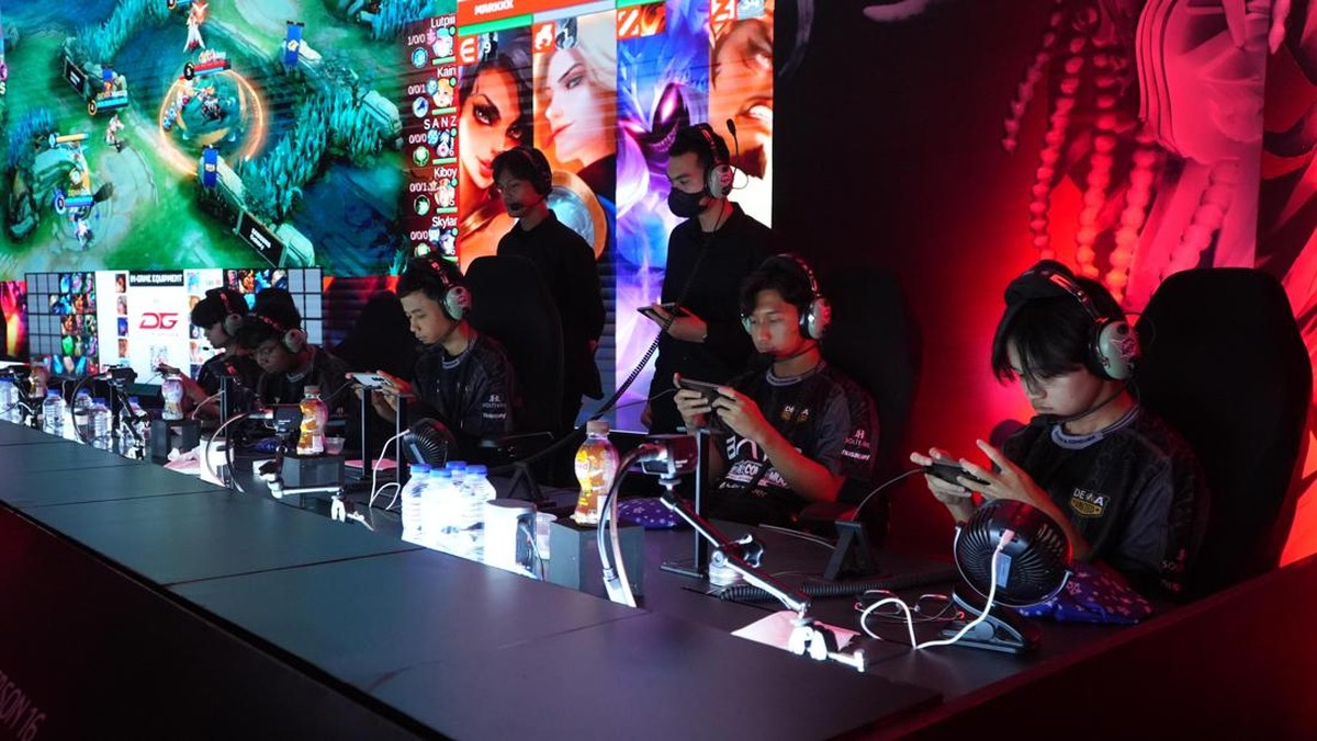 Duel Penutup MPL ID S16, Dewa United Esports Siap Gempur Onic!