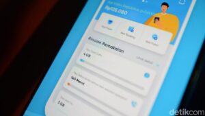 Gini Nih Cara Anak Muda Sekarang Pakai HP!
