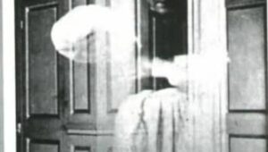 Merinding! Kamera Rekam Penampakan Aneh, Bikin Bulu Kuduk Berdiri