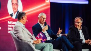 Arsene Wenger Ungkap Prediksi Mengejutkan Soal Masa Depan Sepak Bola dengan AI