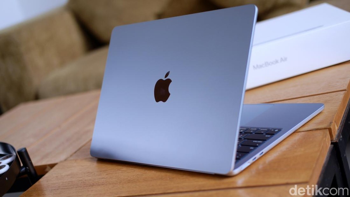 MacBook Terjangkau Siap Meluncur, Incar Pasar Chromebook?