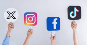 Akun Medsos Wajib HP: Pedang Bermata Dua Digital