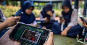 Setengah Anak RI Terpapar Konten Seksual Medsos Ini Bahayanya