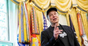 Valuasi SpaceX Meroket Elon Musk Dekati Status Triliuner