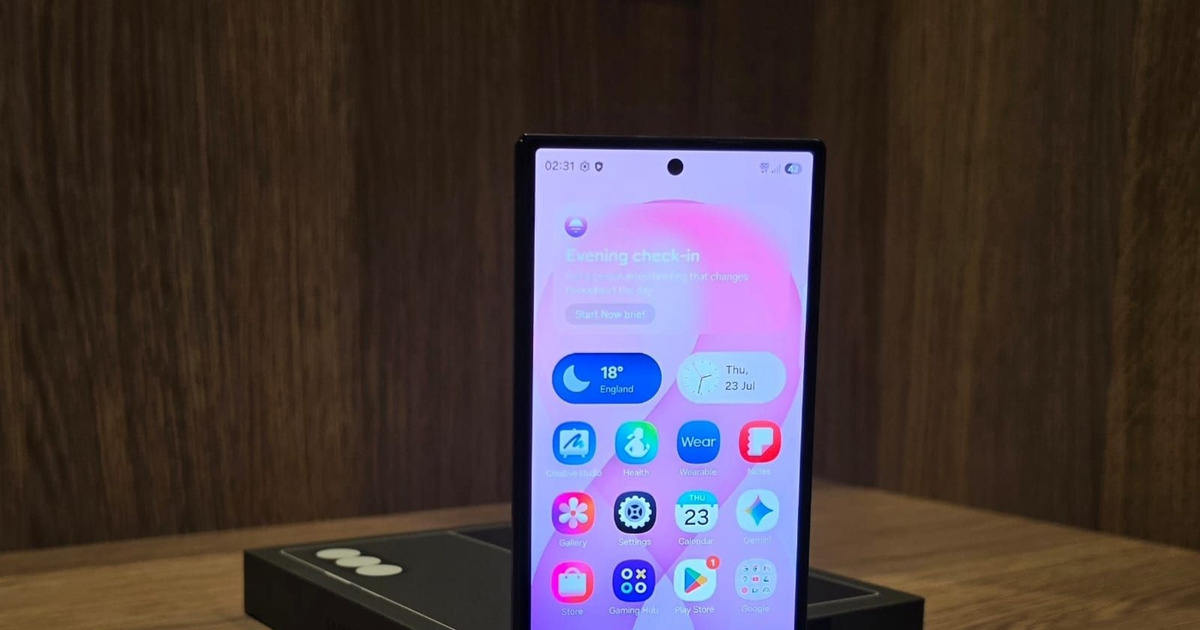 Z Fold8 Ultra Meluncur Lebih Tipis Performa Makin Gahar