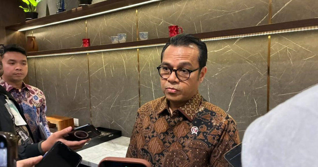 Komdigi Atur Tarif Pengiriman Ojol Beda Penumpang Untung Siapa?
