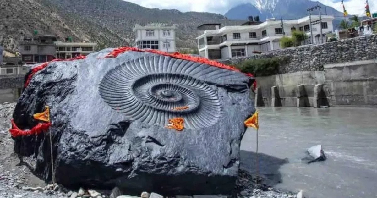 Misteri Batu Raksasa Nepal Viral Usai Banjir Benarkah Shaligram